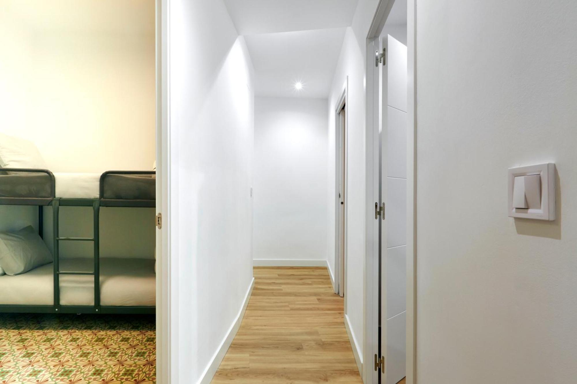 Comfortable Apartment Next To Apolo Theater Барселона Экстерьер фото